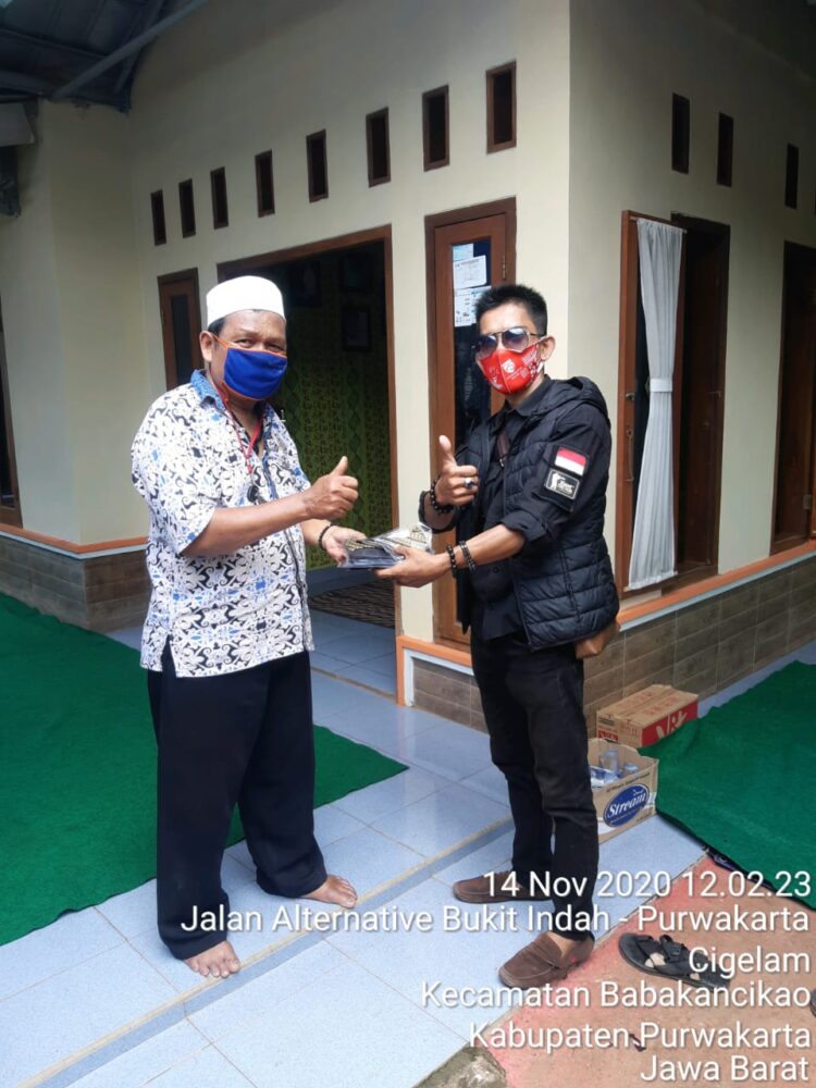 Persatuan Wartawan Purwakarta, Subang, Karawang (PWP), Bagi – Bagi Masker Sebanyak 500 Pict