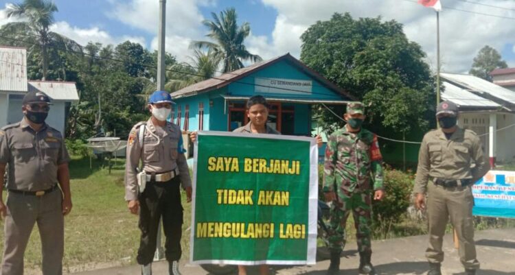 Upayakan Tekan Laju Penyebaran Covid-19, Koramil Teluk Batang Tertibkan Pelanggar Protkes