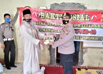 Kepolisian Purwakarta Sektor (Polsek) Gandeng Tokoh Agama Guna Mendisiplinkan Prokes Memutus Mata Rantai Covid-19
