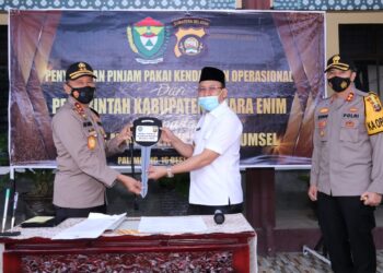 KAPOLDA SUMSEL MENERIMA HIBAH /PINJAM PAKAI 10 UNIT RANMOR RODA EMPAT DARI PEMKAB MUARA ENIM