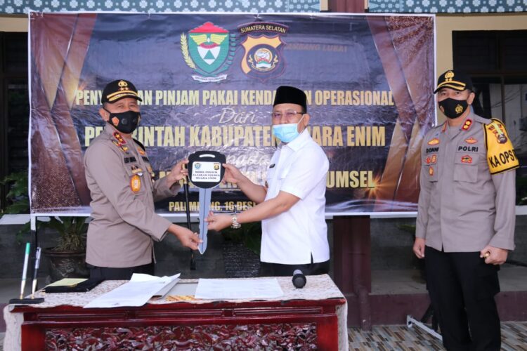KAPOLDA SUMSEL MENERIMA HIBAH /PINJAM PAKAI 10 UNIT RANMOR RODA EMPAT DARI PEMKAB MUARA ENIM