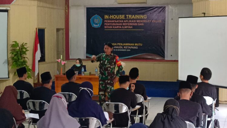 Peran Babinsa Sungai Awan Kiri, Tanamkan Semangat Bela Negara Bagi Mahasiswa STAI