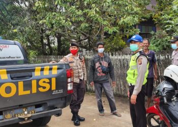 Kanit Binmas Polsek Pontianak Timur Sisir Perumahan Padat Penduduk Beri Himbauan Kamtibmas Dan Protokol Kesehatan