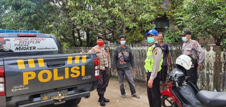 Kanit Binmas Polsek Pontianak Timur Sisir Perumahan Padat Penduduk Beri Himbauan Kamtibmas Dan Protokol Kesehatan