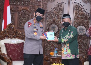 Humas Polri Libatkan Juru Bahasa Isyarat Dalam Setiap Konferensi Pers