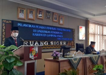 Bupati Lampura Lantik Tiga Pejabat Eselon II