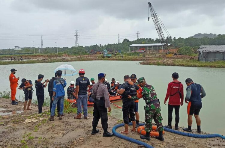 Melatih Kesigapan Serta Kekompakan, Babinsa Karimunting Bersama Instansi Terkait Gelar Simulasi Tanggap Darurat