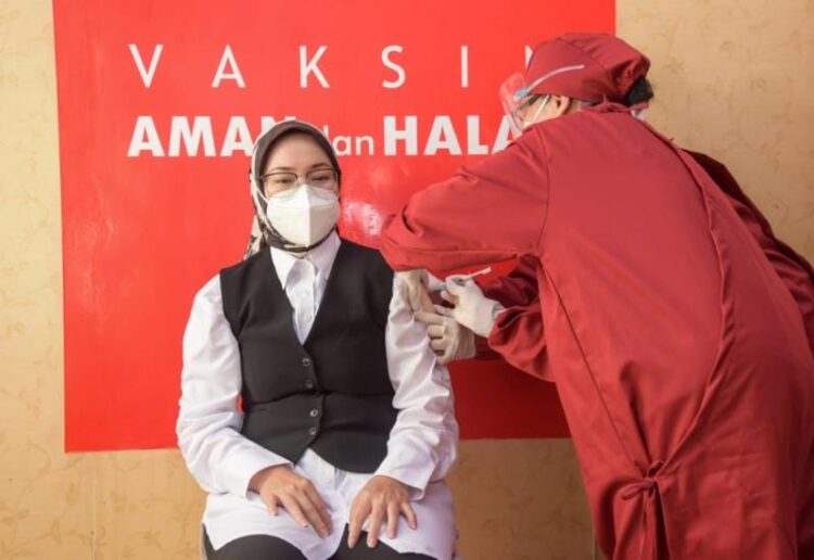 Pemkab Bersama Muspida Jalani Vaksinasi Covid-19 Tahap Pertama