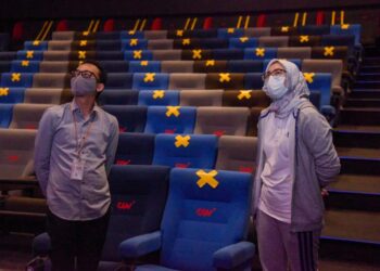 Bupati Purwakarta Cek Persiapan Pengelola Bioskop Terapkan Prokes