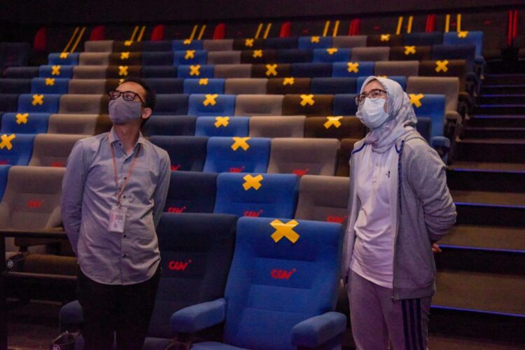 Bupati Purwakarta Cek Persiapan Pengelola Bioskop Terapkan Prokes