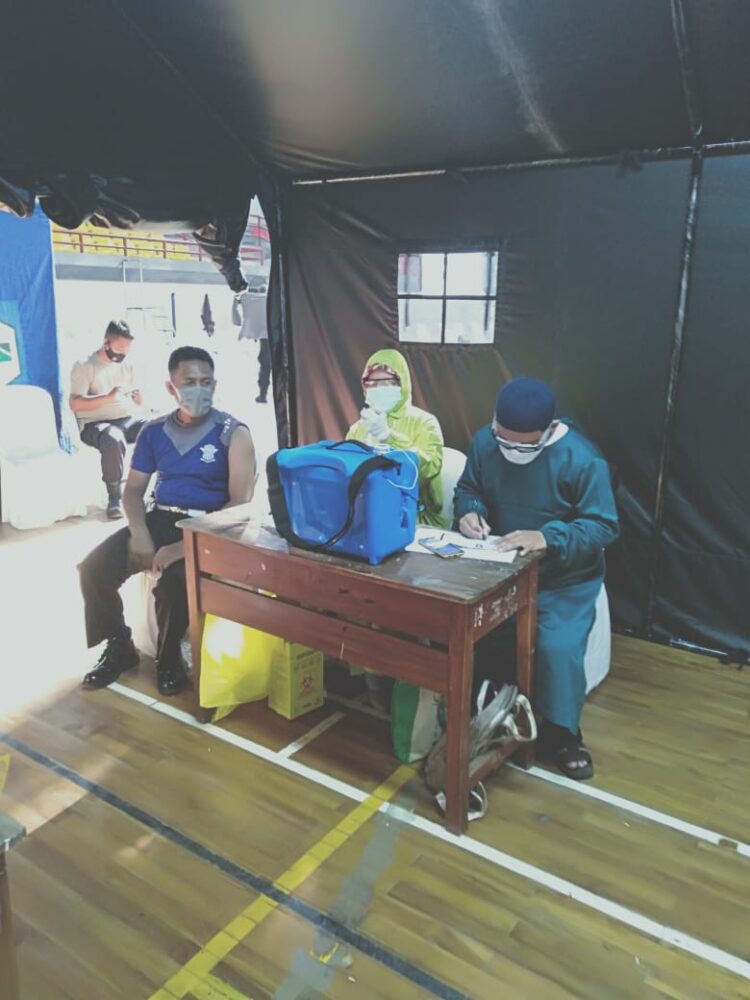 Ratusan Personil Polri Polres Purwakarta Jalani Vaksinasi Covid-19 Tahap 2