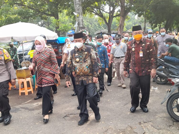 Bupati Lampura Kunjungi Pasar Sentral Guna Memastikan Stok Bahan Pokok, Jelang Ramadhan
