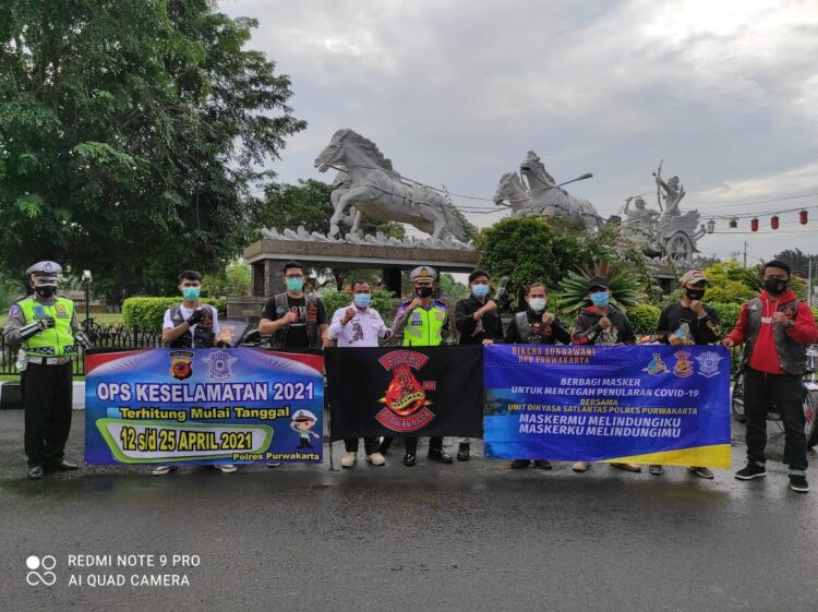 DPD Sundawani Purwakarta Kabupaten Purwakarta Gelar Baksos Bagikan Masker