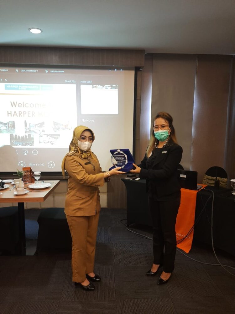 Belasan Pegawai Pemkab Purwakarta Ikuti Pendidikan Peningkatan Keterampilan Pramusaji