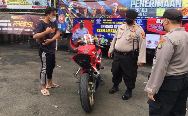 Polsek Karawaci Razia Kendaraan Berknalpot Racing