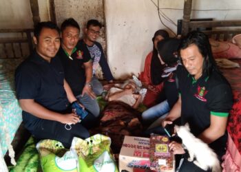 Andi Kusmanto & KSB Berkoolaborasi Tunjukkan Kepedulian Sosial Dengan Mendatangi Wanita Lansia 