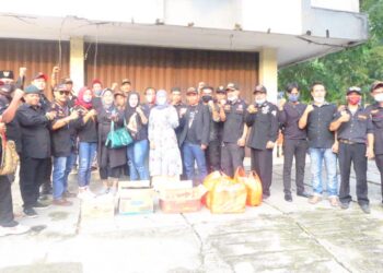 BPPKB DPAC Mengesahkan SK DPRT Cibodas Sari Sekaligus Membagian Takjil