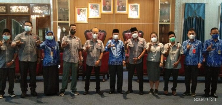 Bupati Lampura Menerima Audensi Forum Komunikasi Keluarga Besar Sumatra Barat (FKKBSB)