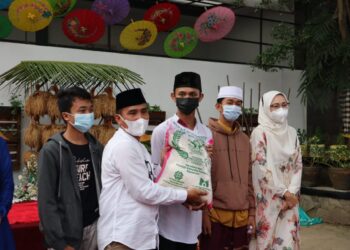 Berbagi Berkah Ramadan, Disdik Purwakarta Distribusikan 17,5 Ton Beras