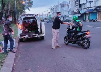 LAI Basus D-88 DPC Kota Tangerang  Dan TRC BPAN DPD Banten Bagi Bagi Takjil