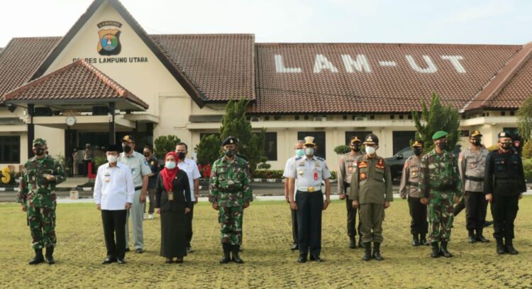 Bupati Lampura Hadiri Apel Operasi Ketupat Krakatau 2021