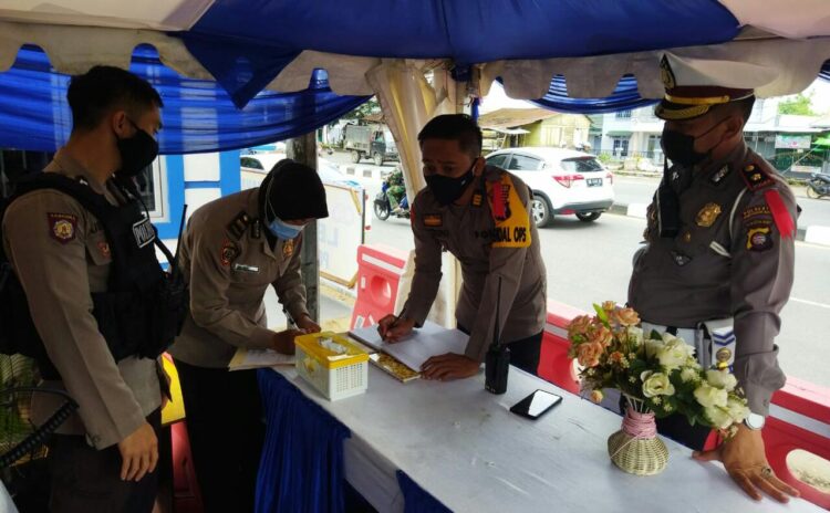 Kabag Ops Dan Kasat Lantas Polresta Pontianak Kota Lakukan Pengecekan Kesiapan Petugas Pos Pam Pontianak Timur