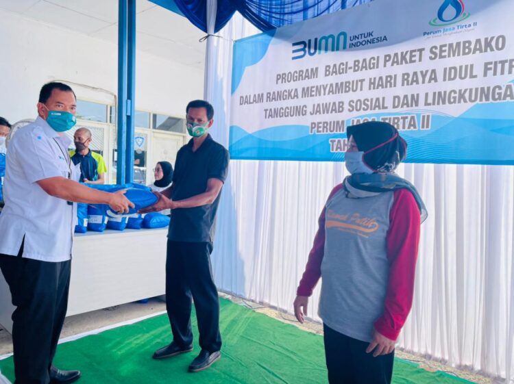 Jasa Tirta II Berbagi Sembako di Bulan Ramadhan