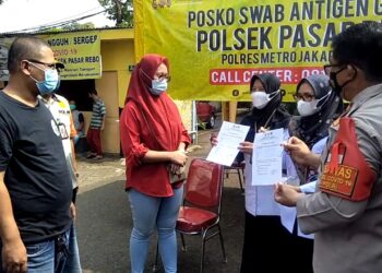 Tes Swab Gratis Di Polsek Pasar Rebo Tuntaskan 105 Warga Mudik
