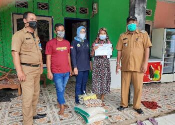 Camat Kalanganyar Monitoring Ke Beberapa Agen BPNT Di Kecamatan Kalanganyar