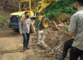 Jalur Cipanas Warungbanten Tertutup Longsor, Kapores Turun Tangan Bersihkan Matrial