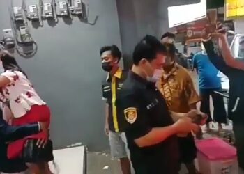 Viral Beredar Video Penganiayaan Seorang Anak Oleh Ayahnya