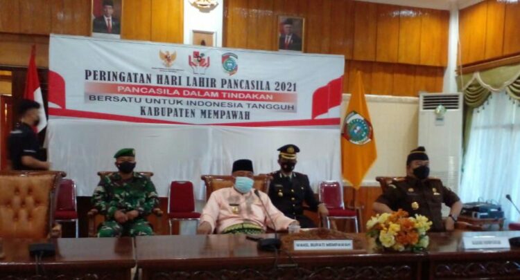 Bersama Forkopimda Mempawah, Kodim 1201 Peringati Hari Lahir Pancasila Secara Virtual