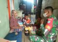 Peduli Sesama, Babinsa Koramil 1201-04 Sungai Kunyit Bantu Warga Kurang Mampu
