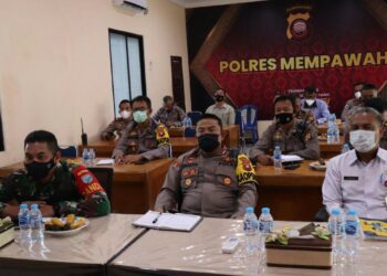 Bersama Kapolres Dandim 1201 Mempawah Ikuti Rakor Percepatan Vaksinasi Covid 19 Secara Virtual