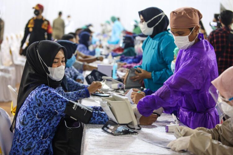 Bupati Purwakarta Targetkan Seluruh Guru dan ASN Divaksin Covid-19