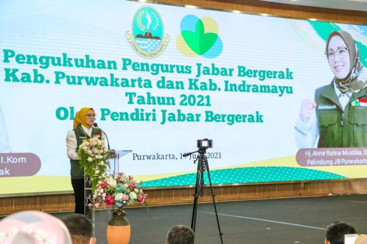 Atalia Kukuhkan Pengurus Jabar Bergerak Purwakarta dan Indramayu