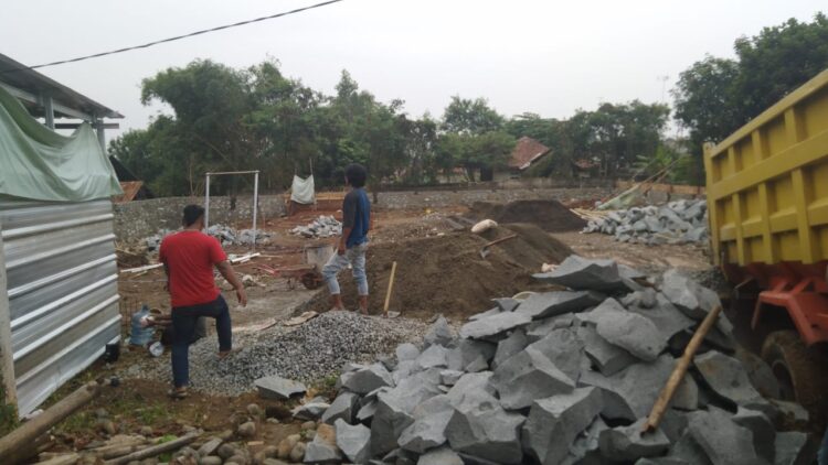 Bangunan Proyek Tanpa Ijin (IMB) Di Duga Di Manfaat Kan Pengusahaan