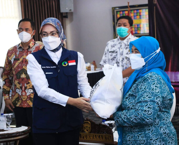 Upaya Turunkan Angka Stunting, PKK Purwakarta Distribusikan 2.500 Paket Makanan Bergizi