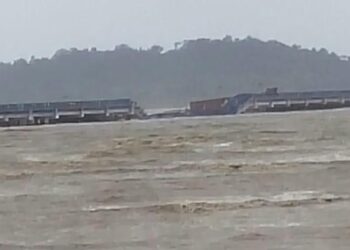 Proyek Triliunan Pelabuhan Kijing AMBRUK, Diterjang Ombak