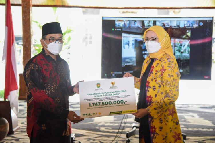 Baznas dan BJB Serahkan Bantuan Welas Asih Melalui Pemkab Purwakarta