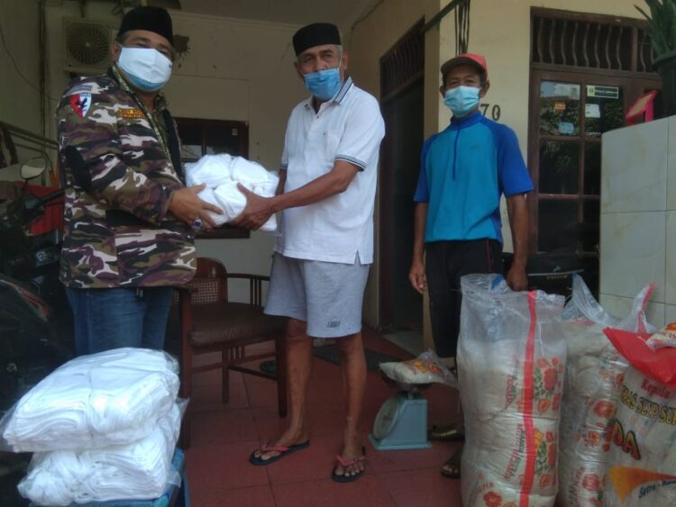 Banyak Keluhan Derdampak PPKM, Dedy Fitriadi Berikan Bantuan Ke Warga Yang Isoman