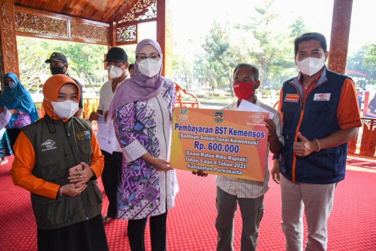 Pemkab Purwakarta Distribusikan 700 Ton Beras Bantuan Dampak PPKM Darurat