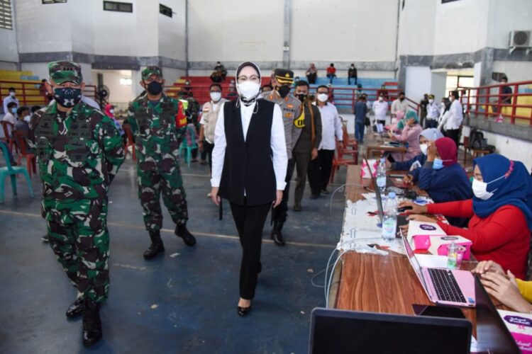 Vaksinasi Covid-19, Pemkab Purwakarta Sasar Ribuan Pedagang Pasar Tradisional