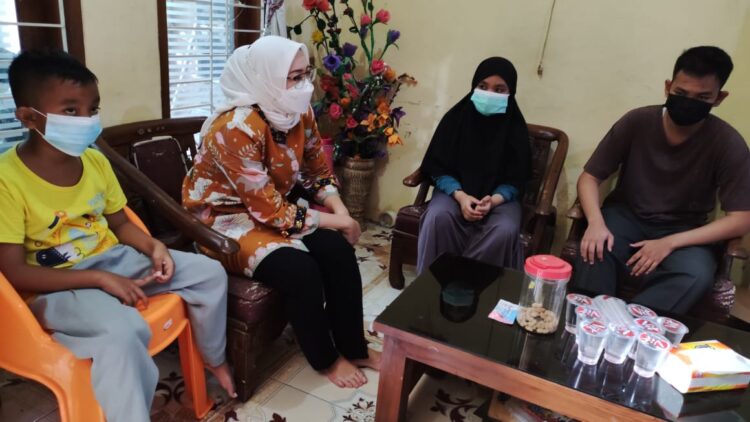 Kedua Orang Tua Meninggal Dunia, Pemkab Purwakarta Tanggung Biaya Pendidikan Tiga Bersaudara