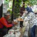 Bupati Purwakarta Antarkan Makanan untuk Warga yang Sedang Isoman