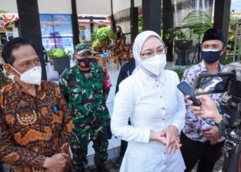 Pemkab Purwakarta Serahkan Bantuan Budidaya Domba dan Ikan Lele