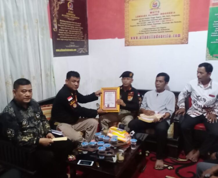 DPP Lembaga Aliansi Indonesia Divisi BASUS D-88 Serahkan SK Ke DPC Lembaga Aliansi Indonesia Divisi BASUS D-88 Kabupaten Serang-Banten