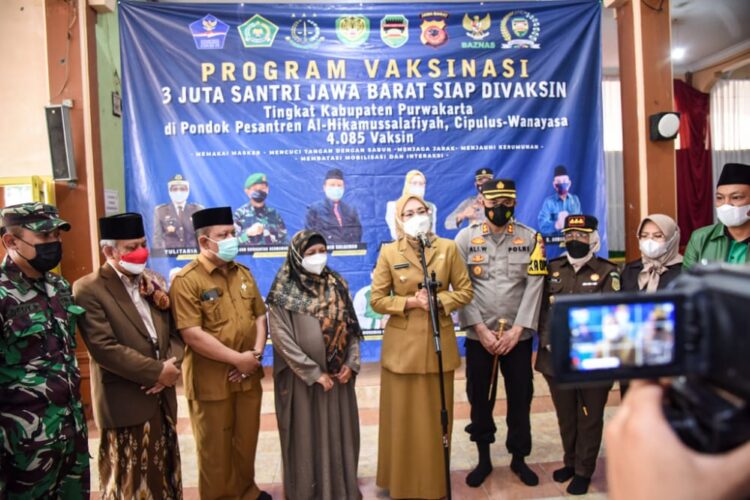 Vaksinasi Covid-19, Pemkab Purwakarta Sasar Ribuan Santri