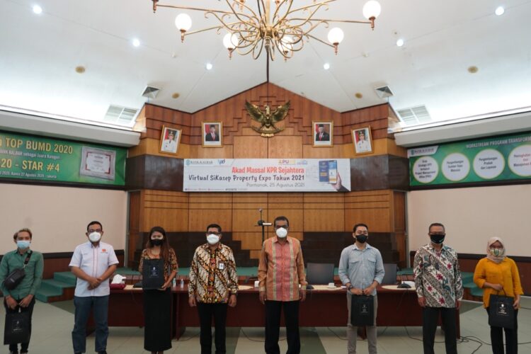 Dalam Rangka HARPENAS BANK KAL-BAR, Ikuti Akad Masal KPRS