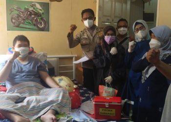 Polsek Karawaci Lakukan Vaksin Delivery Untuk Warga Penyandang Disabilitas